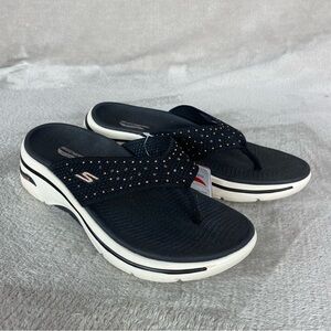 Skechers Arch Fit 2.0 Claire Sandals Womens 8 Black Thong Wedge Rhinestone NEW